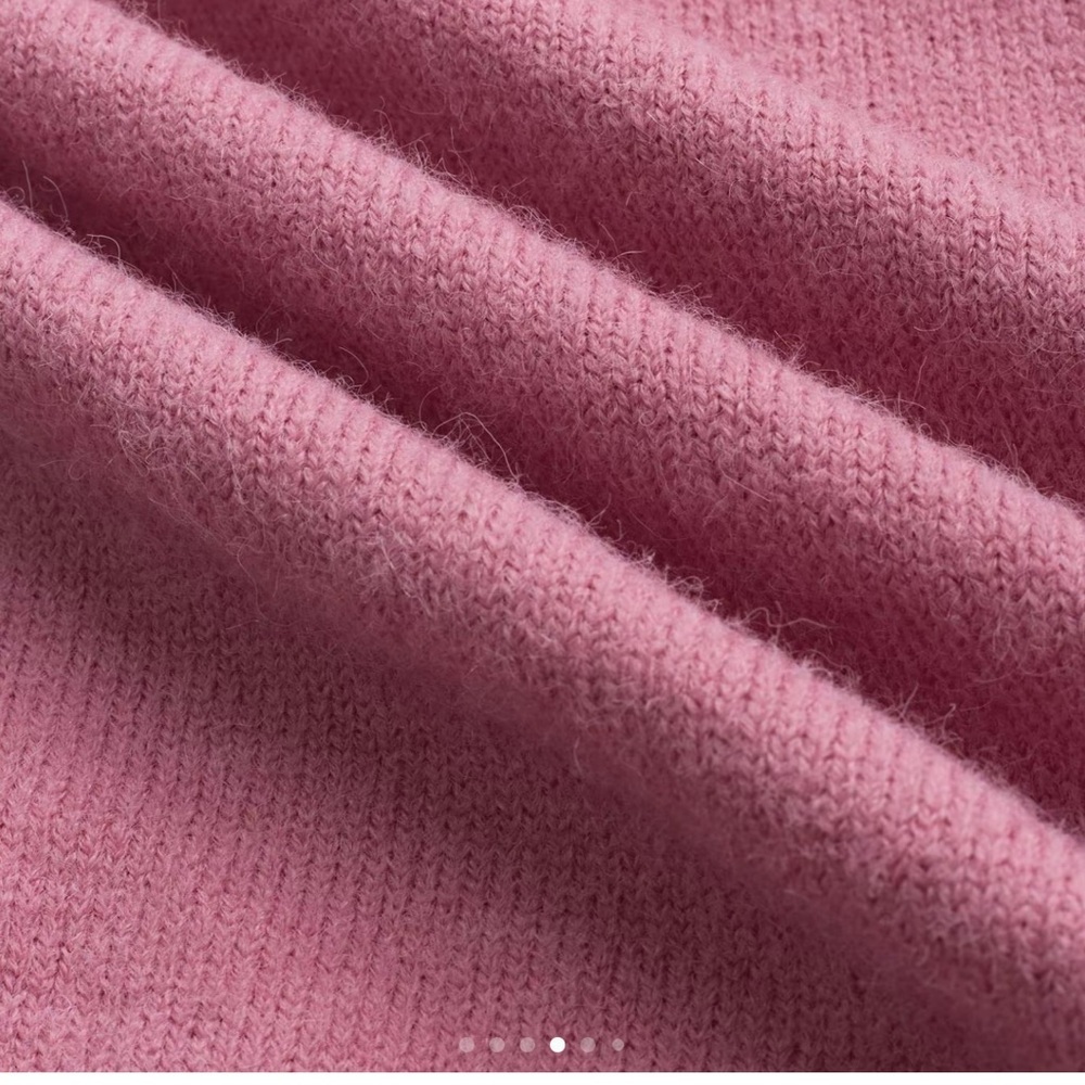 Yozy XXl pink drop shoulder sweater with large white bow. Non itchy & thick,Nwt. - Picture 15 of 16